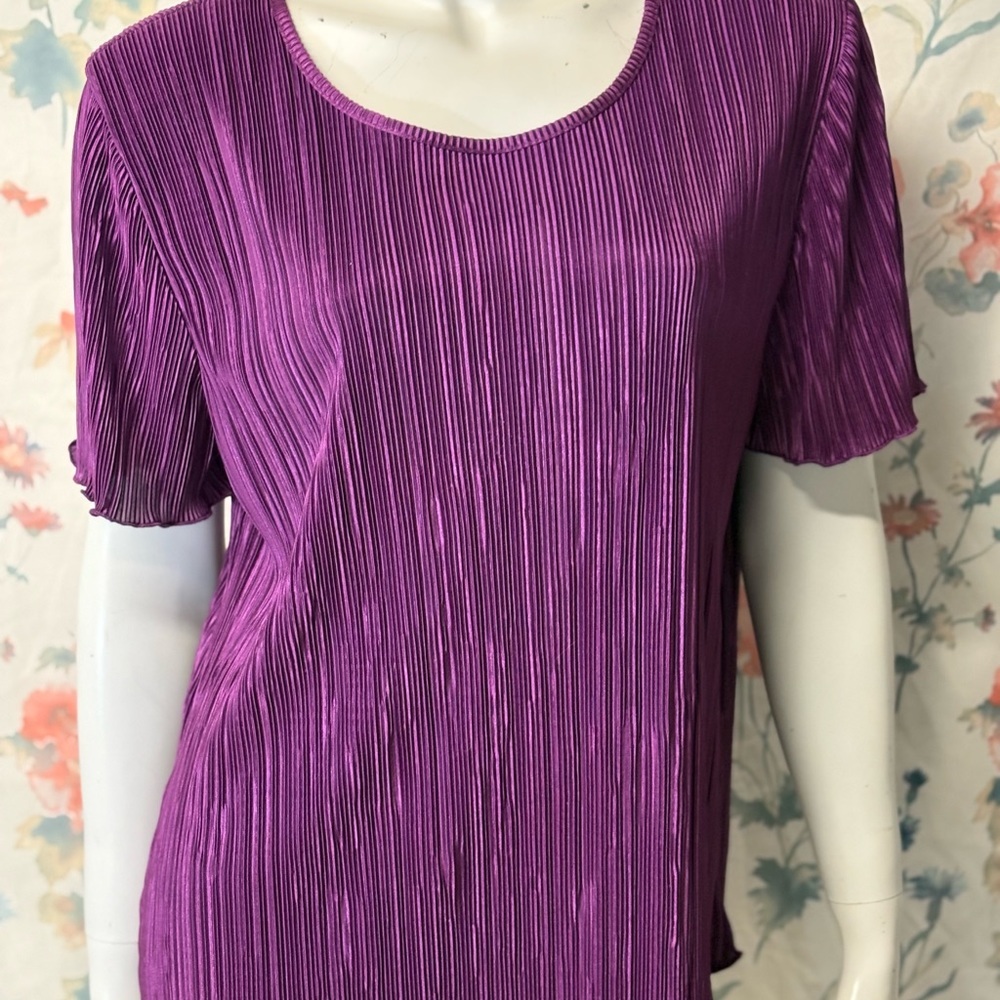 Vintage Traditions Purple Short Sleeve Tee Top